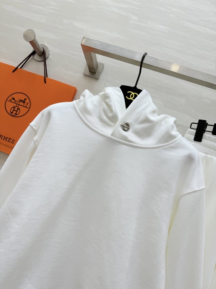 Костюм женский фото 3