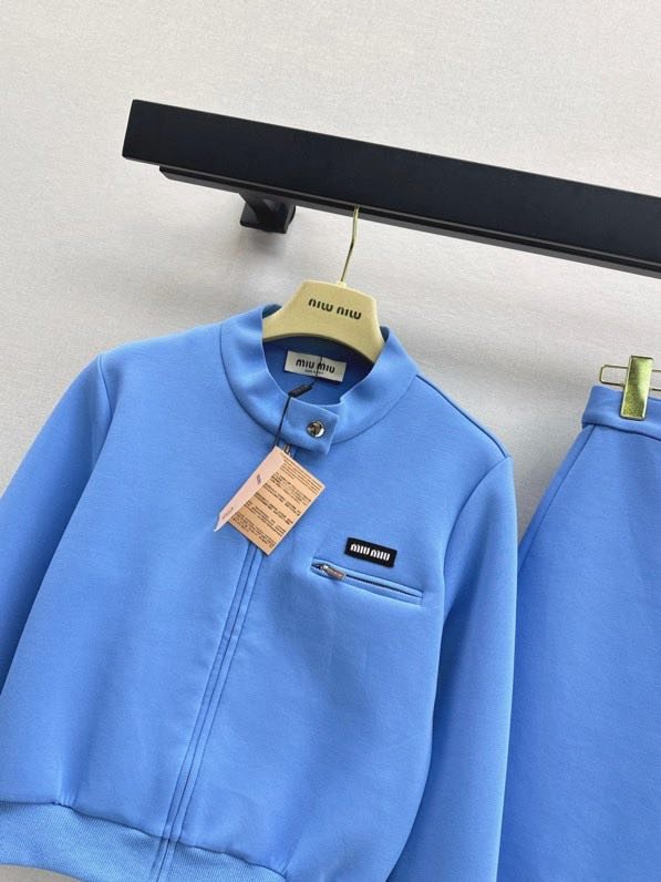 Костюм жіночий фото 3