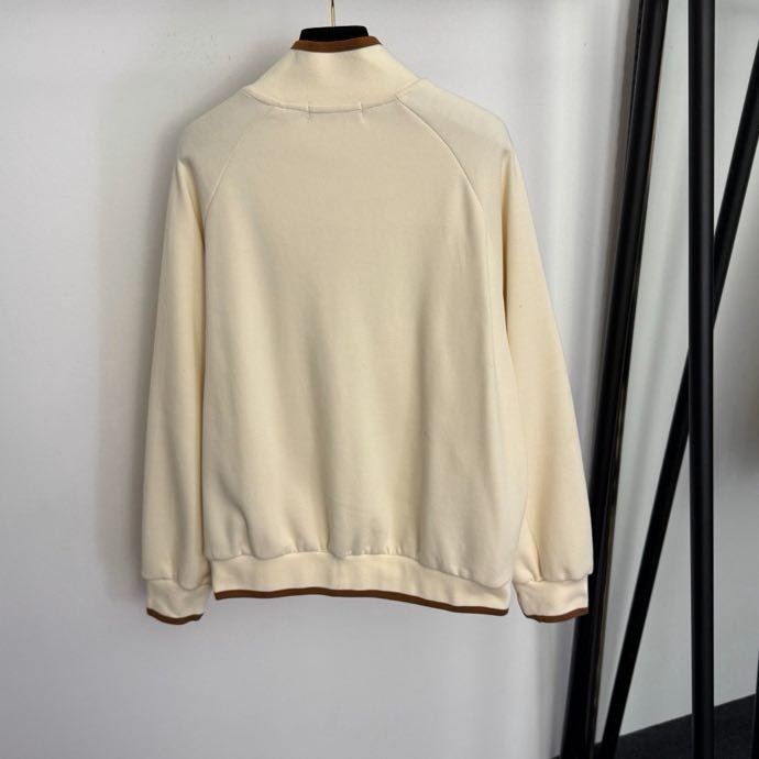 Костюм женский фото 3