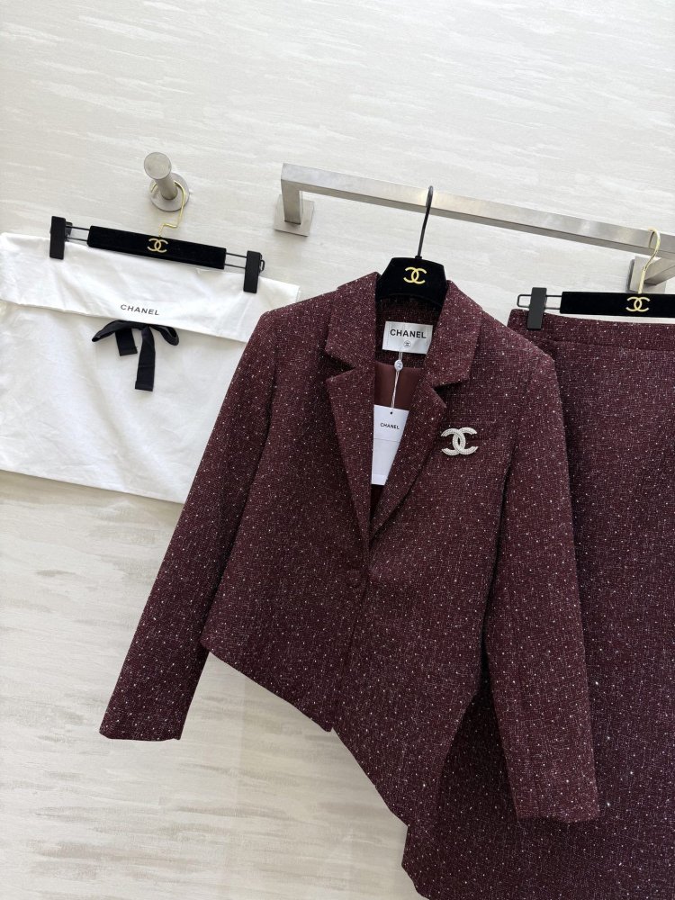 Costume female фото 3