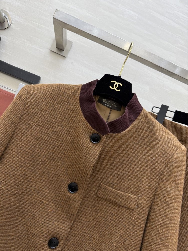 Costume female фото 3