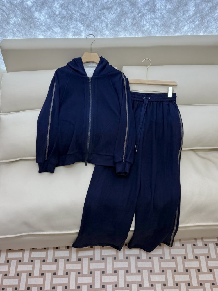 Костюм женский фото 3