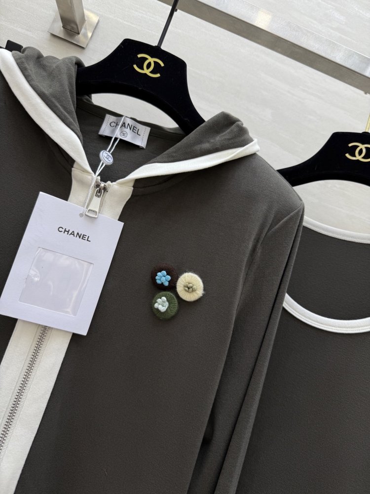 Костюм женский фото 3