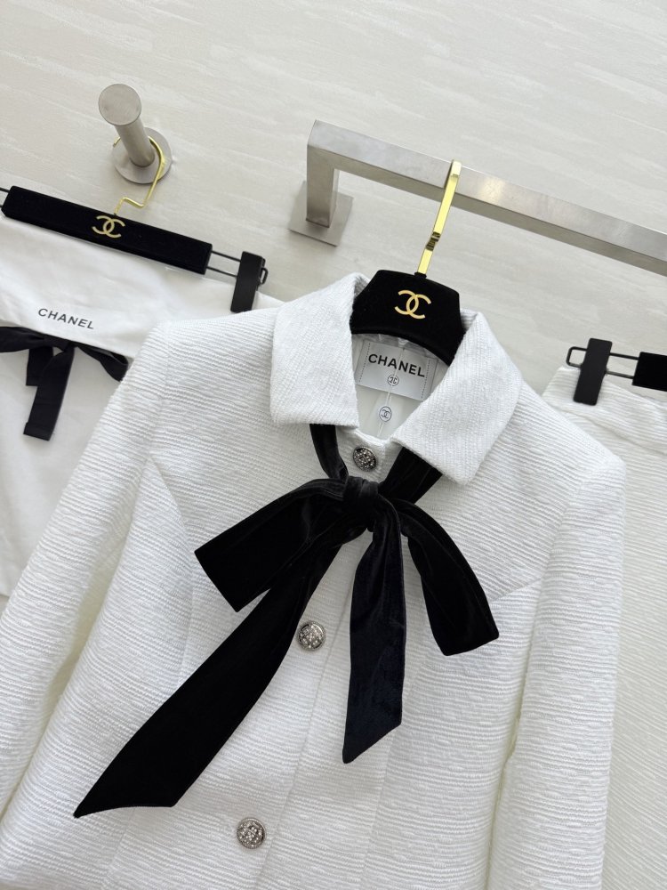 Costume female фото 3