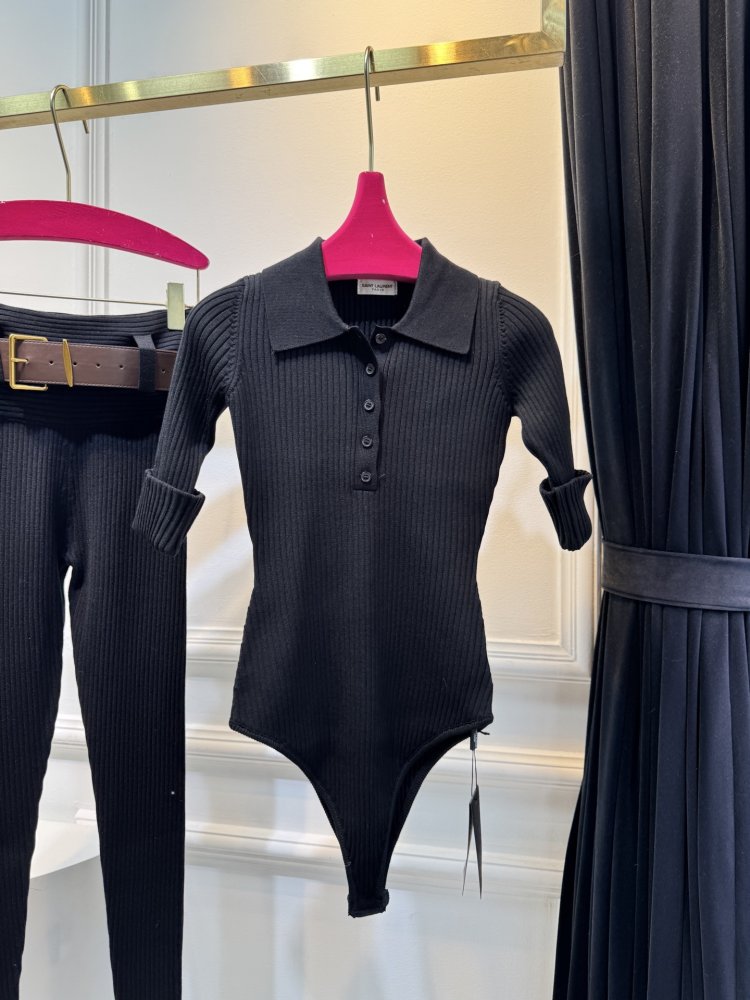 Костюм женский фото 3