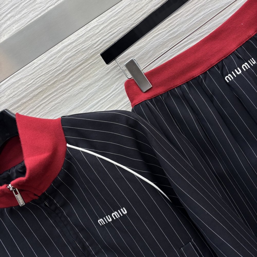 Костюм женский фото 4