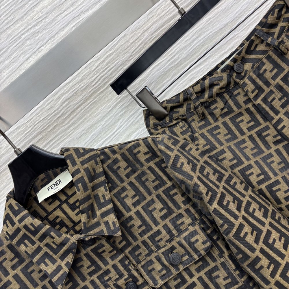 Костюм женский фото 4