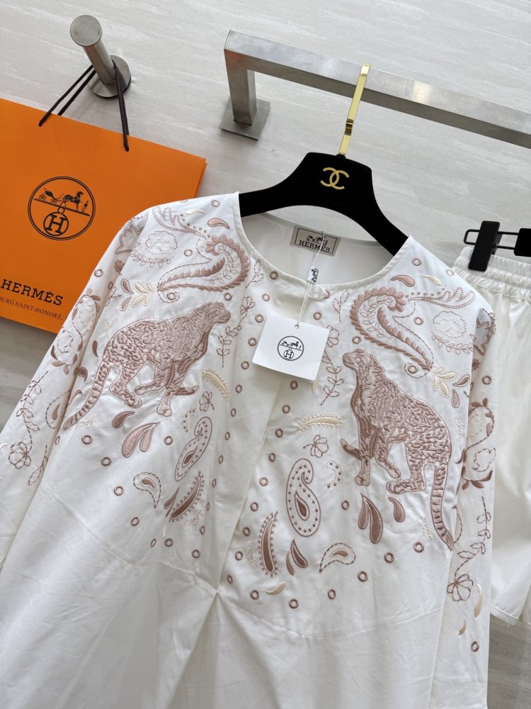 Костюм жіночий фото 4