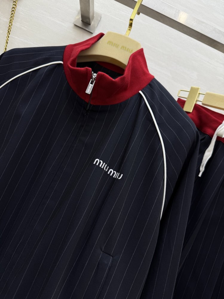 Костюм женский фото 4