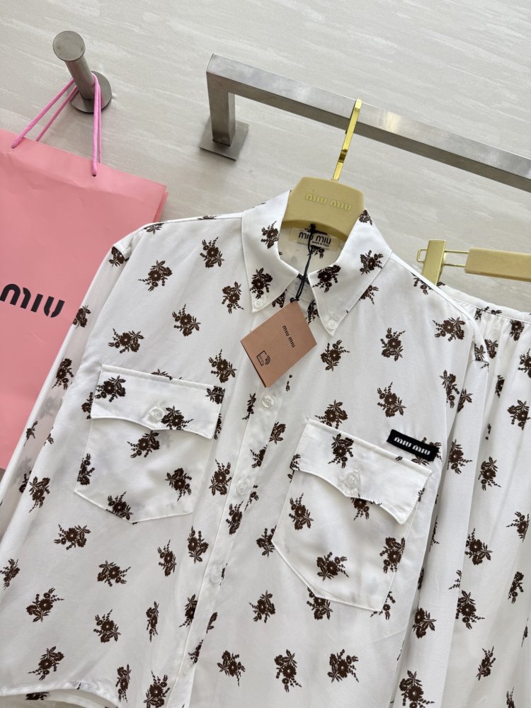 Костюм женский фото 4