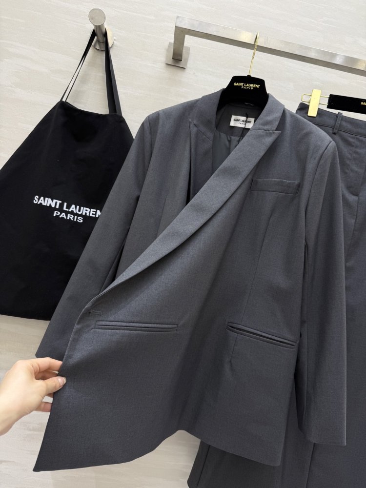 Костюм женский фото 4