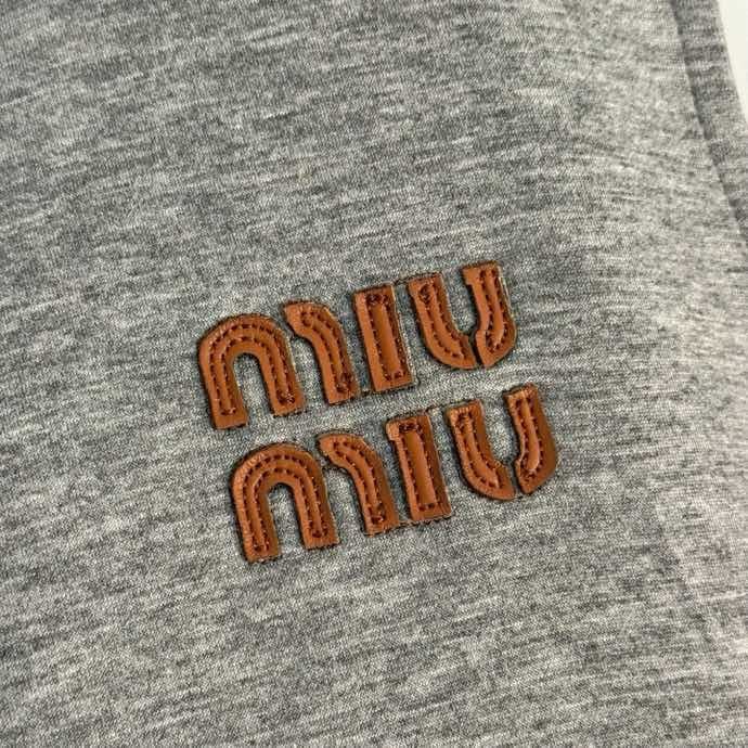 Костюм жіночий фото 4