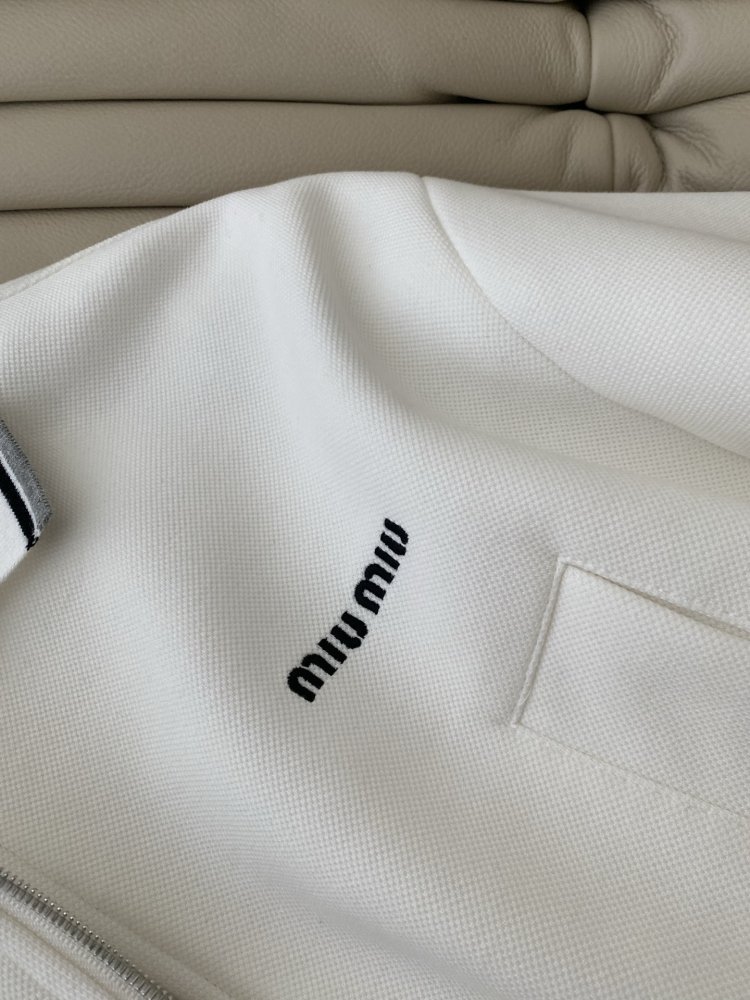 Costume female фото 4