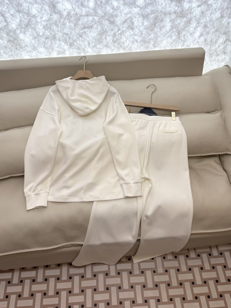 Costume female фото 4