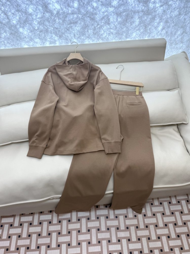 Costume female фото 4