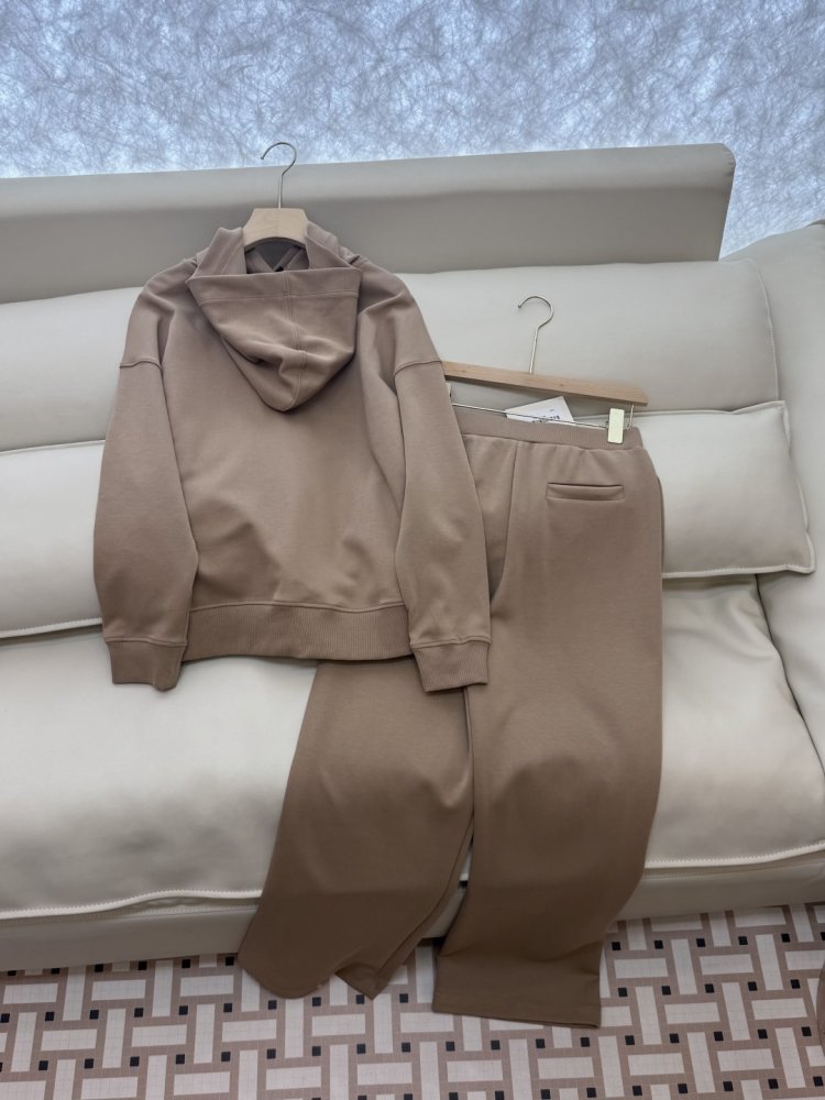 Costume female фото 4