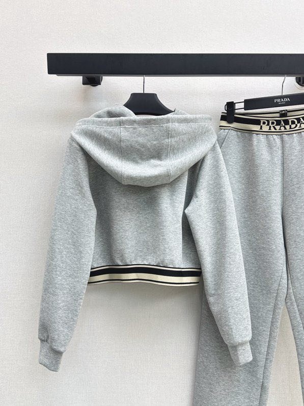 Костюм женский фото 4