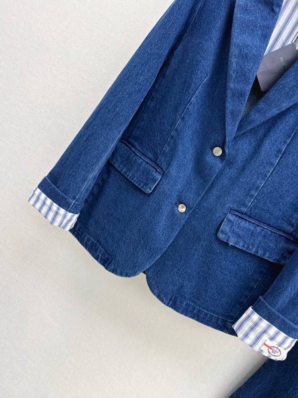 Костюм женский фото 4