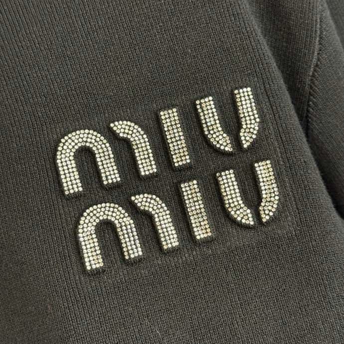 Костюм женский фото 4