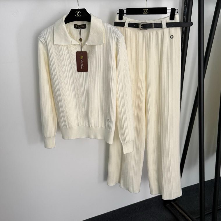 Costume female фото 4