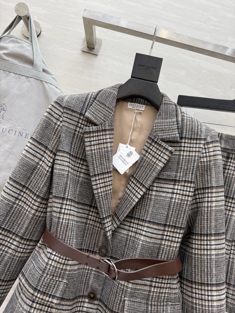 Костюм женский фото 4