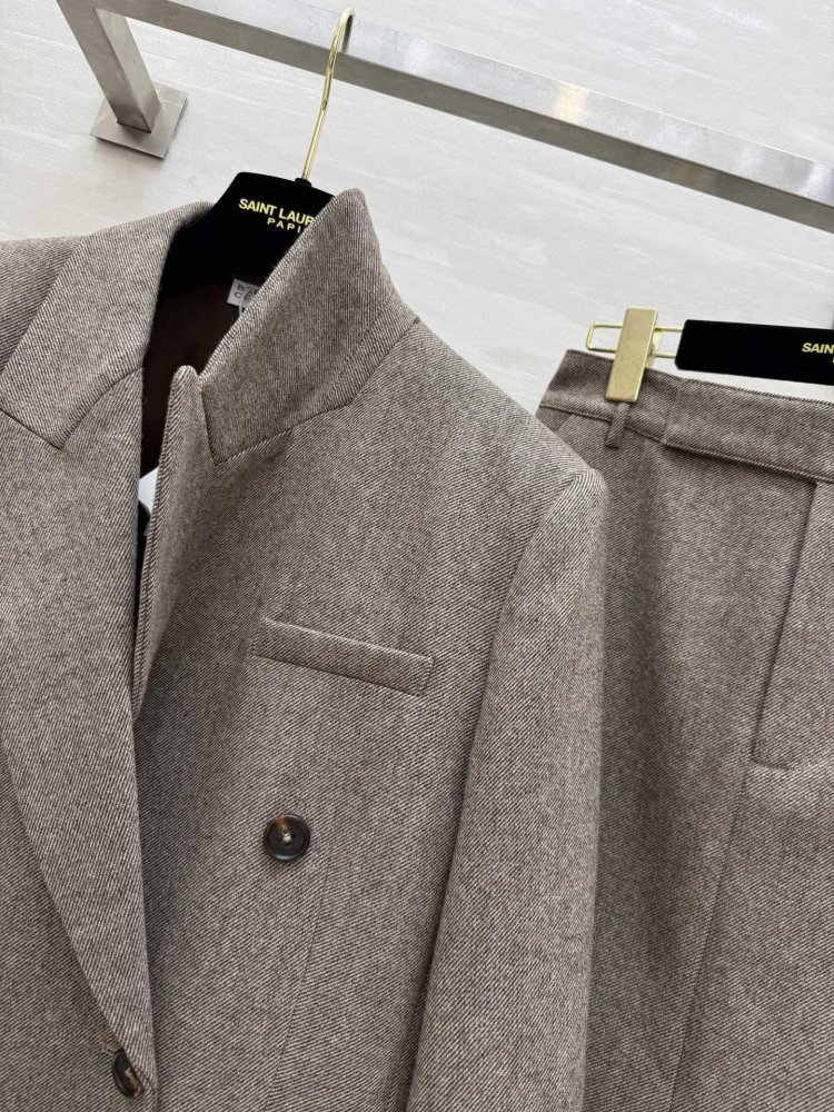 Костюм женский фото 4