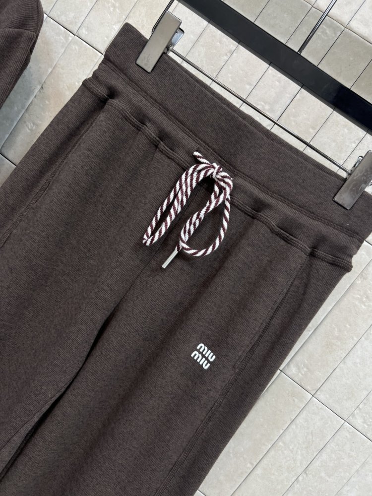 Костюм женский фото 4