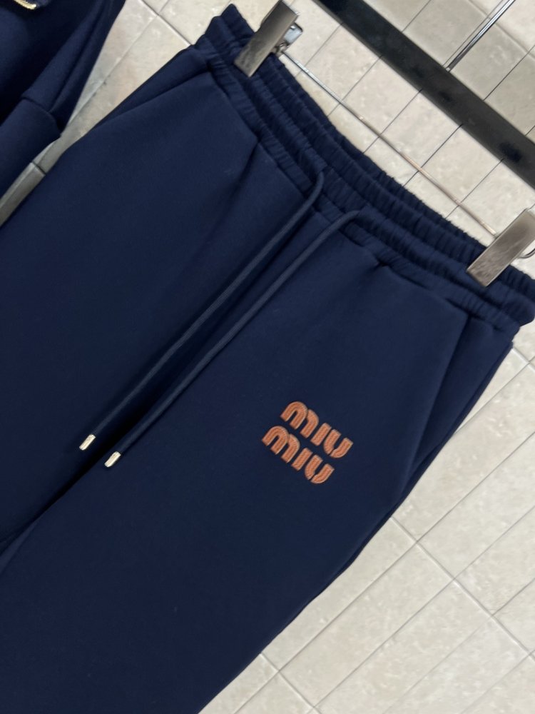 Костюм женский фото 4