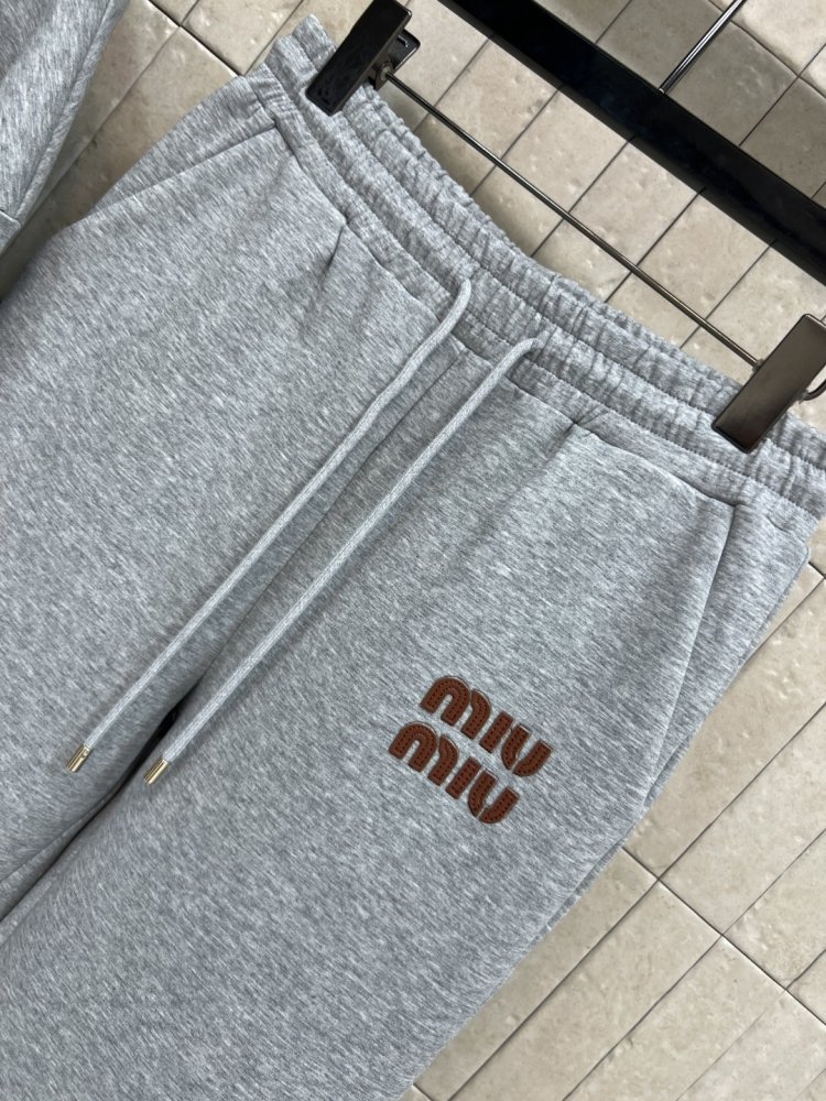 Костюм жіночий фото 4