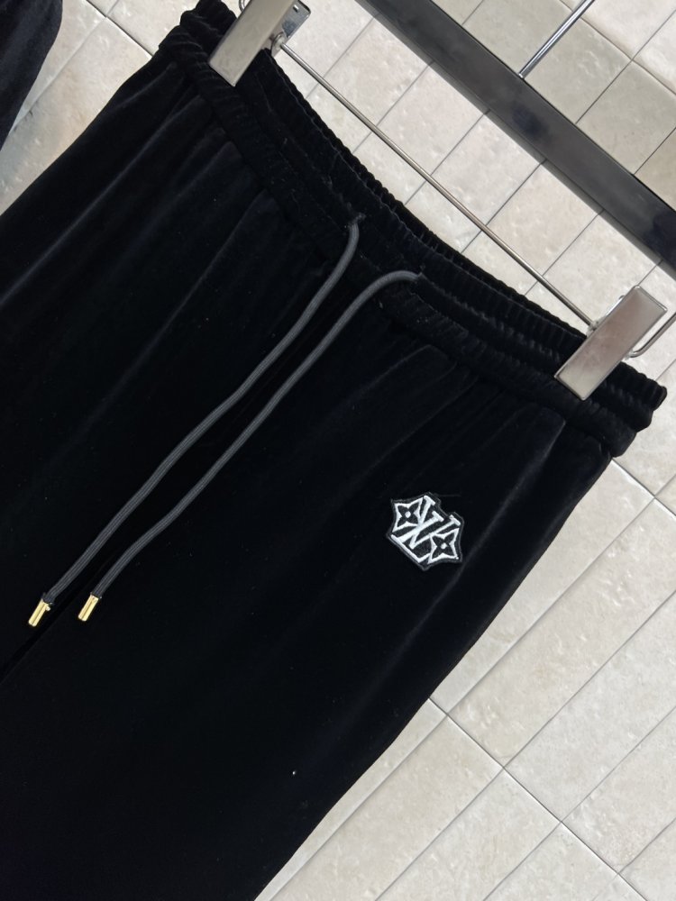 Костюм жіночий фото 4