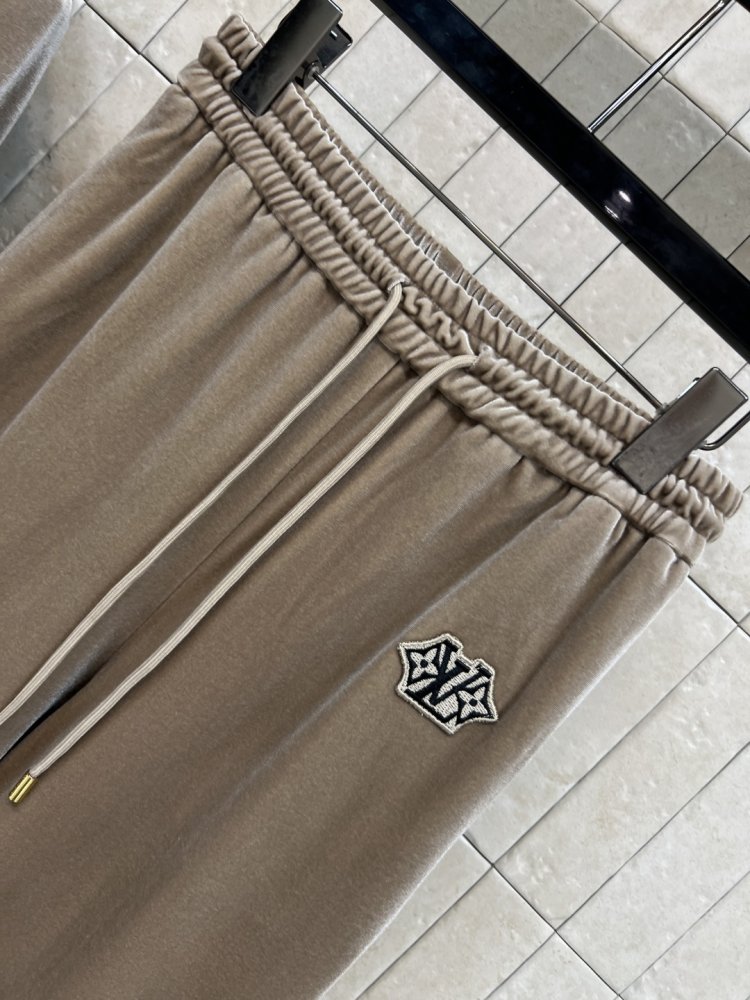 Костюм жіночий фото 4