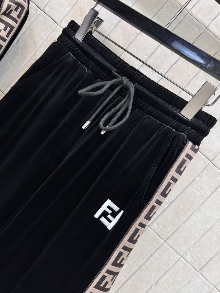 Костюм жіночий фото 4