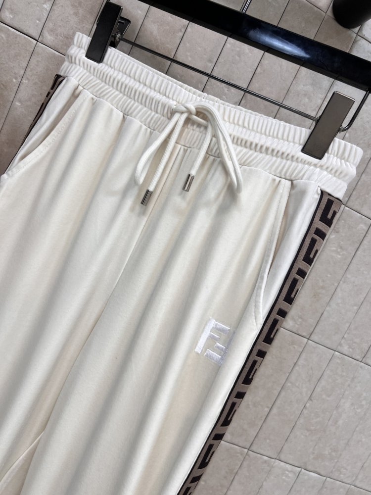 Костюм жіночий фото 4