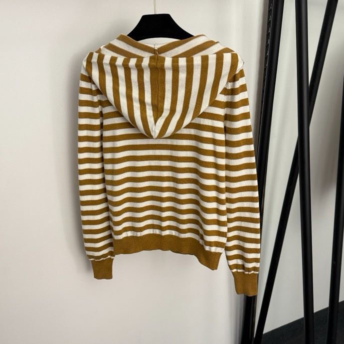 Костюм женский фото 4