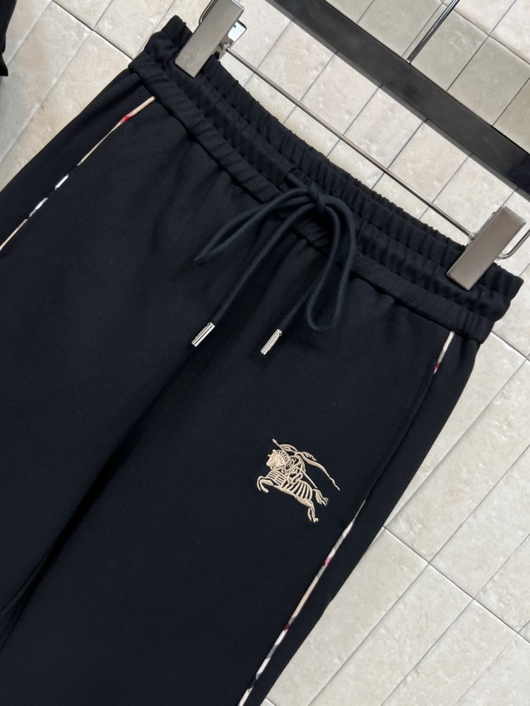 Костюм жіночий фото 4