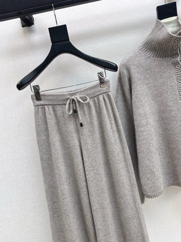 Costume female фото 4