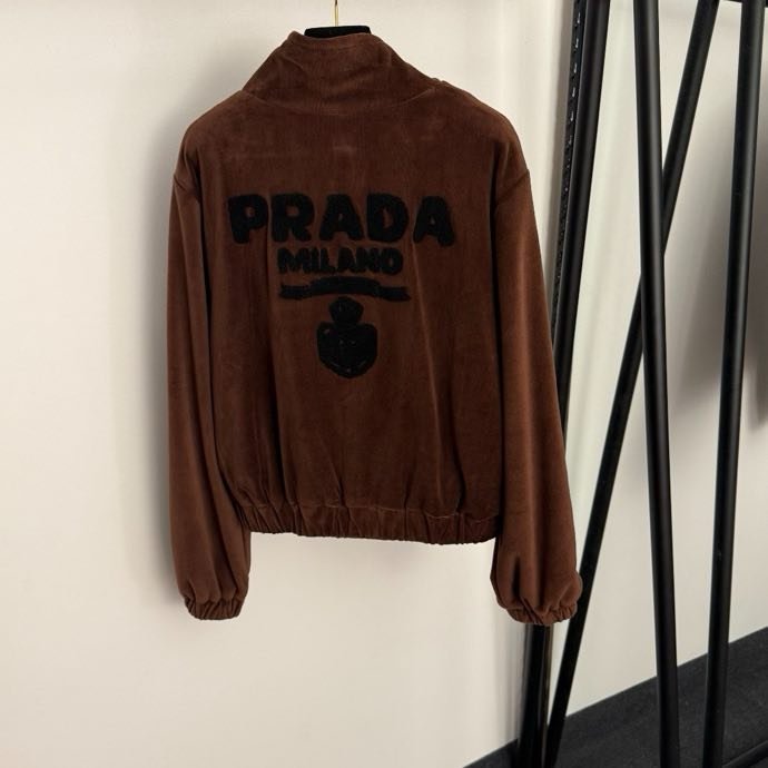 Костюм жіночий фото 4