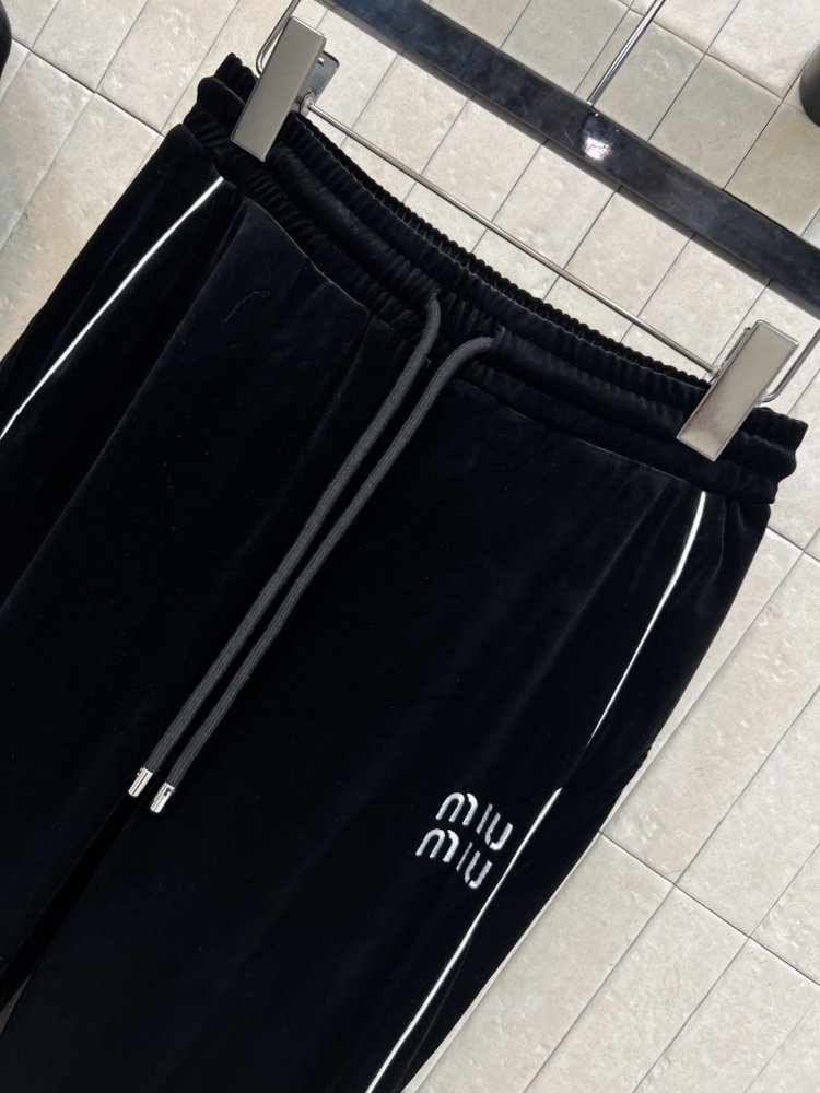 Костюм женский фото 4