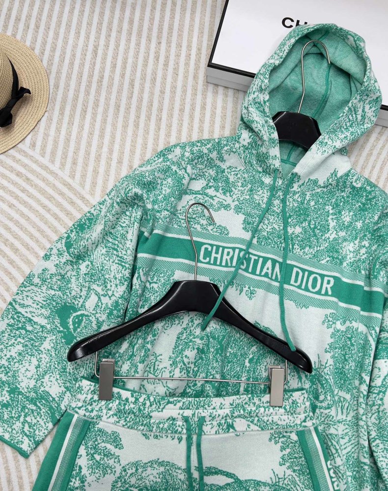 Костюм жіночий фото 4