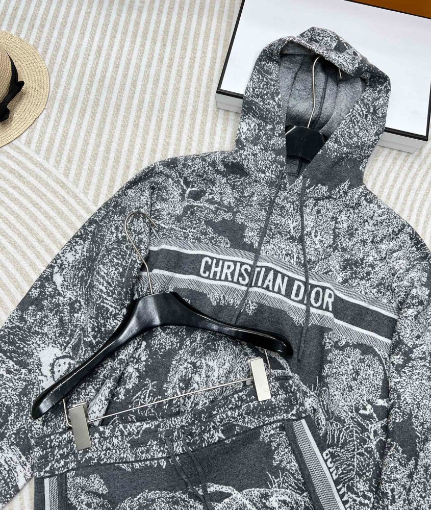 Костюм женский фото 4