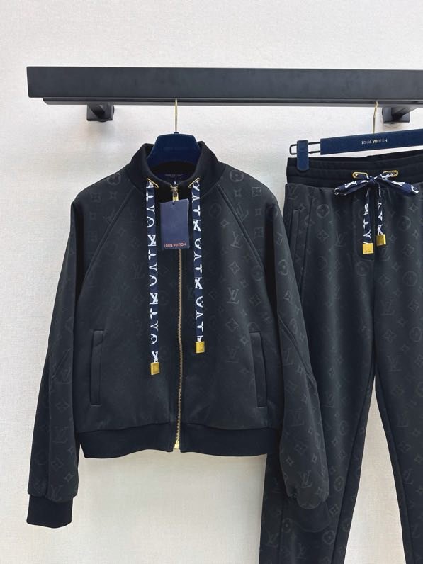 Costume female фото 4