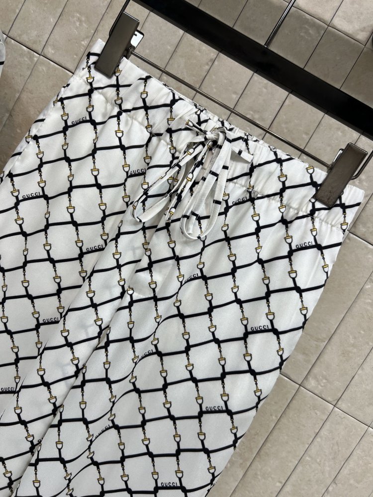 Костюм женский фото 4