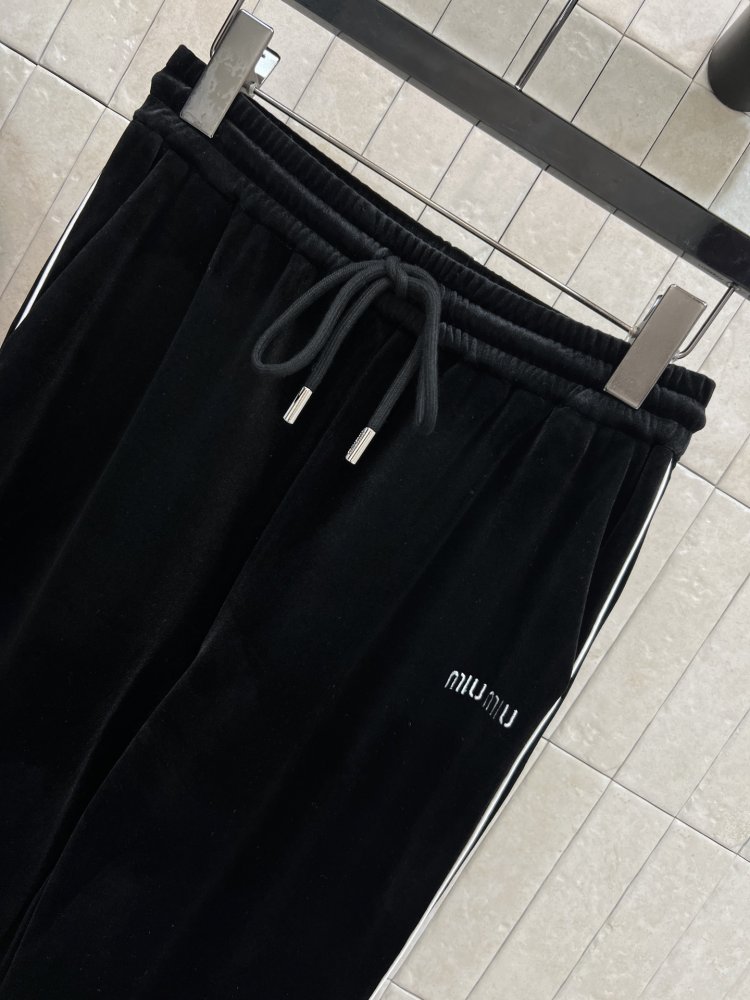 Костюм жіночий фото 4