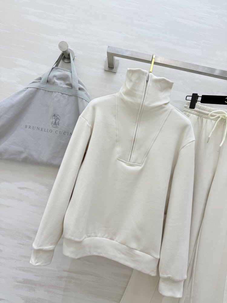 Костюм женский фото 4