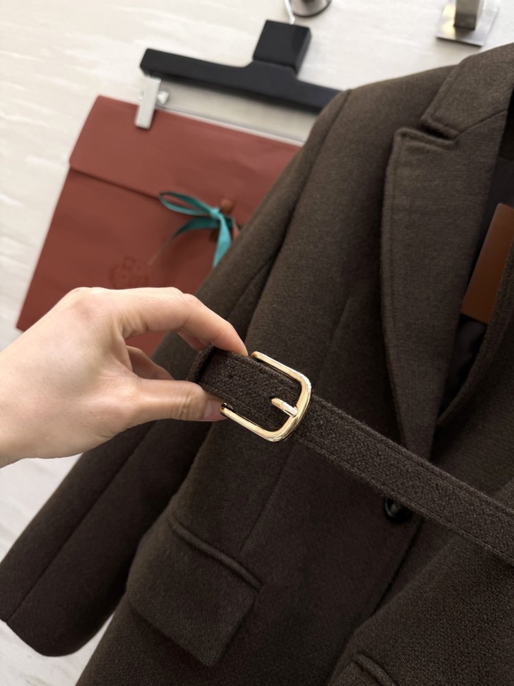 Костюм женский фото 4