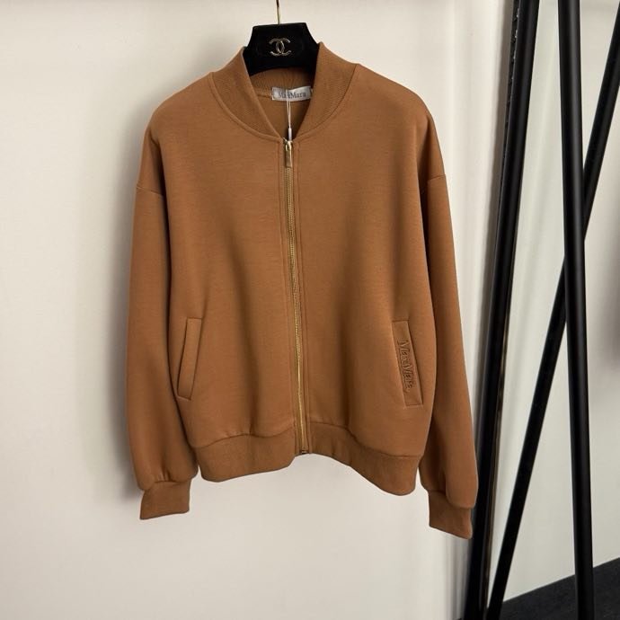 Костюм женский фото 4