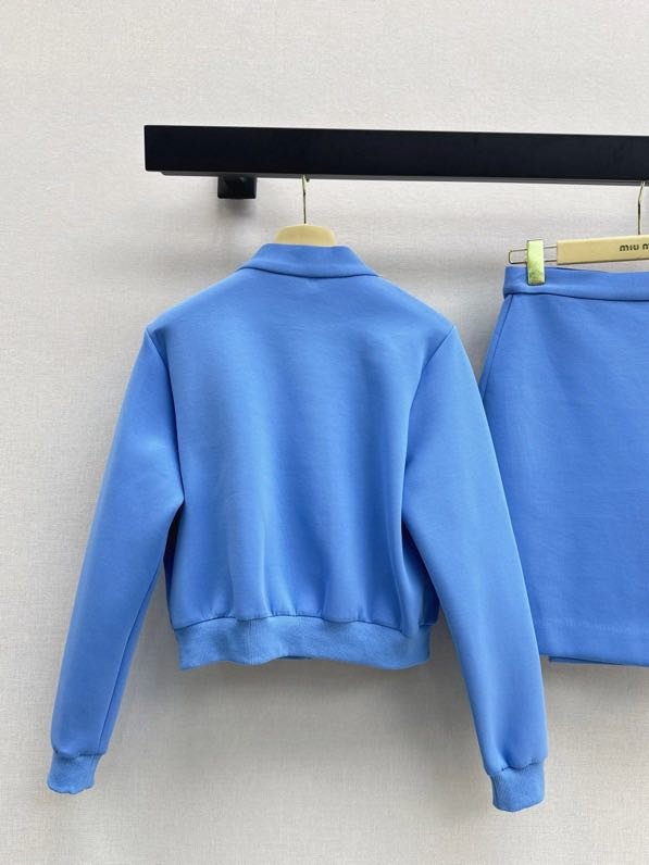 Костюм жіночий фото 4