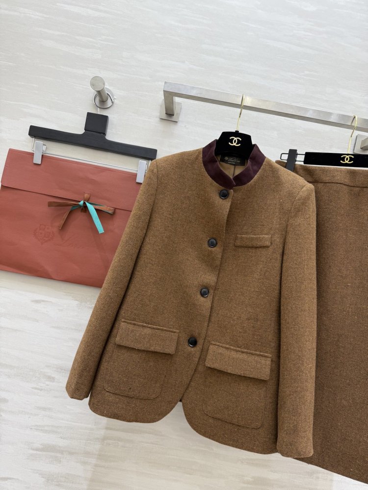 Costume female фото 4