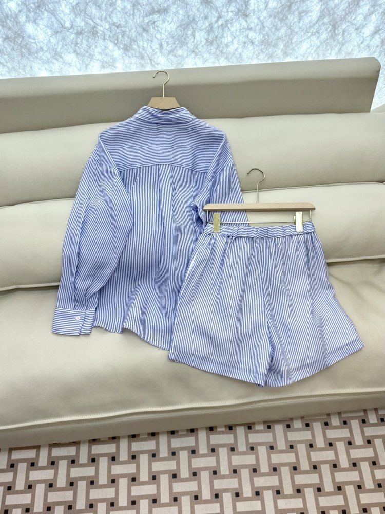 Costume female фото 4