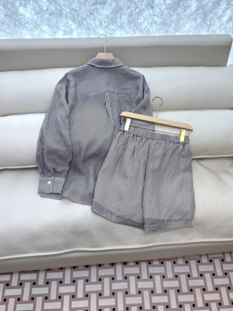 Costume female фото 4